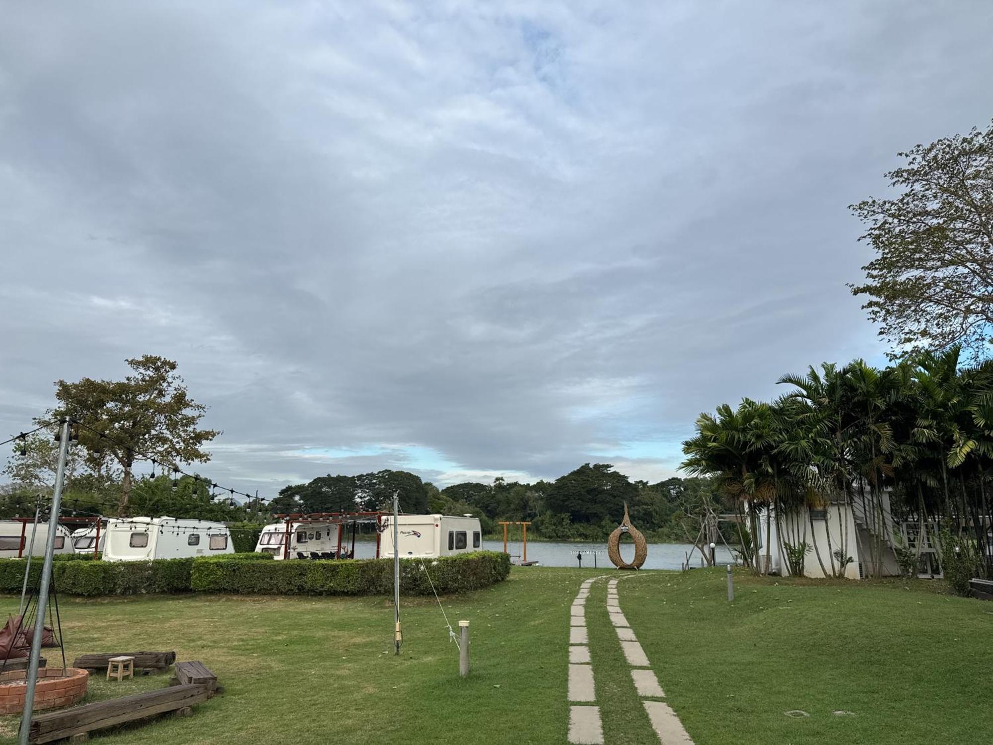 The Campster Kanchanaburi City Exteriör bild